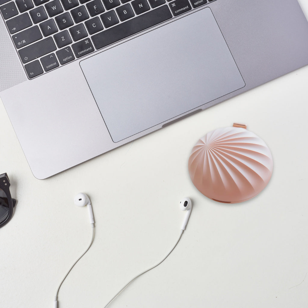 USB Mini Shell Car Aroma Diffuser - Vent Clip Design