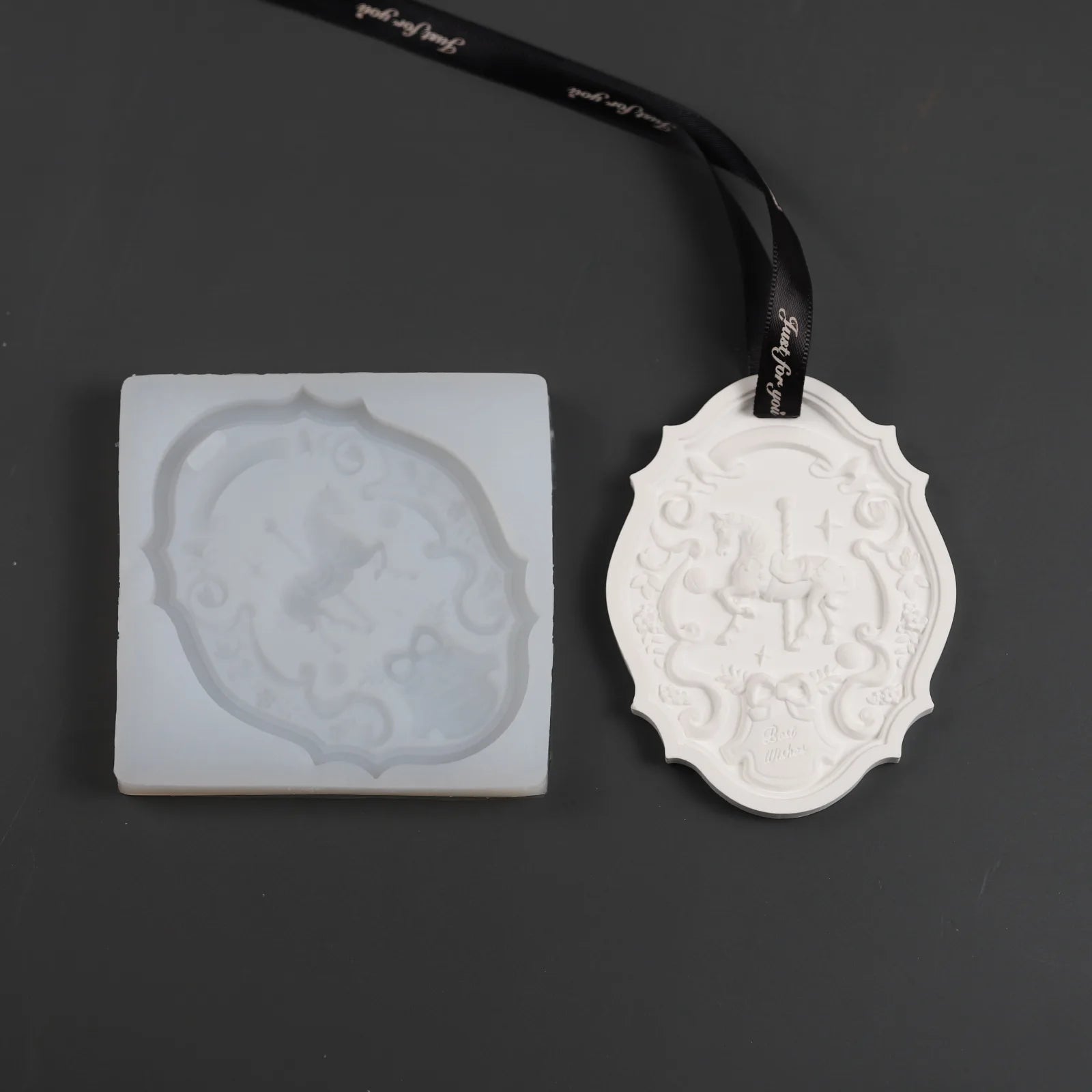Carousel Pendant Silicone Mold - Gypsum Aroma Ornament Mold for DIY Crafts